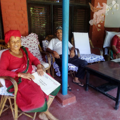 Patienten warten auf ihre nächste Behandlung